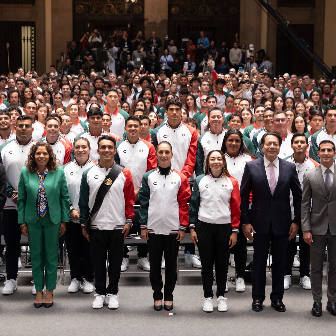 Delegación mexicana que participará en los XXV Juegos Centroamericanos y del Caribe. Foto: Presidencia